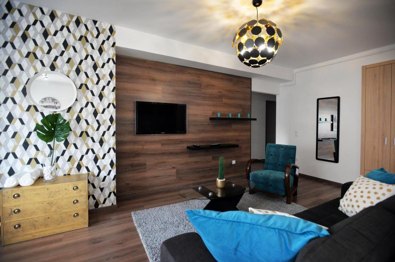 One Luxury Suites Эгер Экстерьер фото