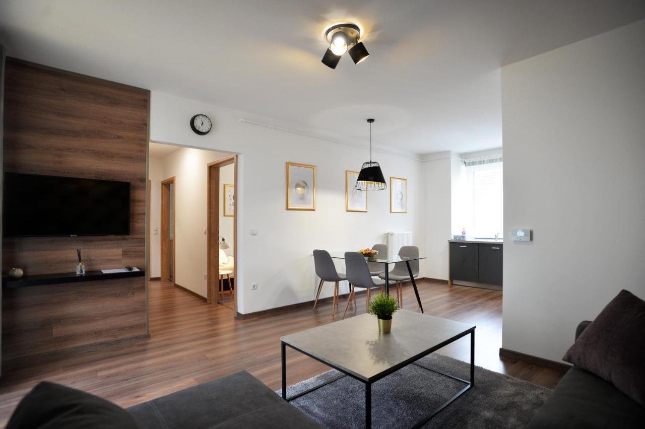One Luxury Suites Эгер Экстерьер фото
