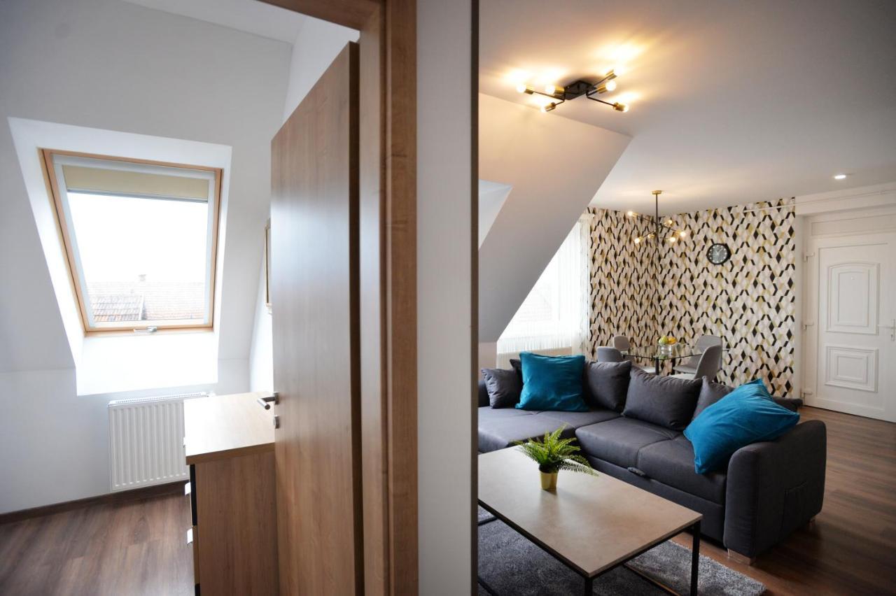 One Luxury Suites Эгер Экстерьер фото
