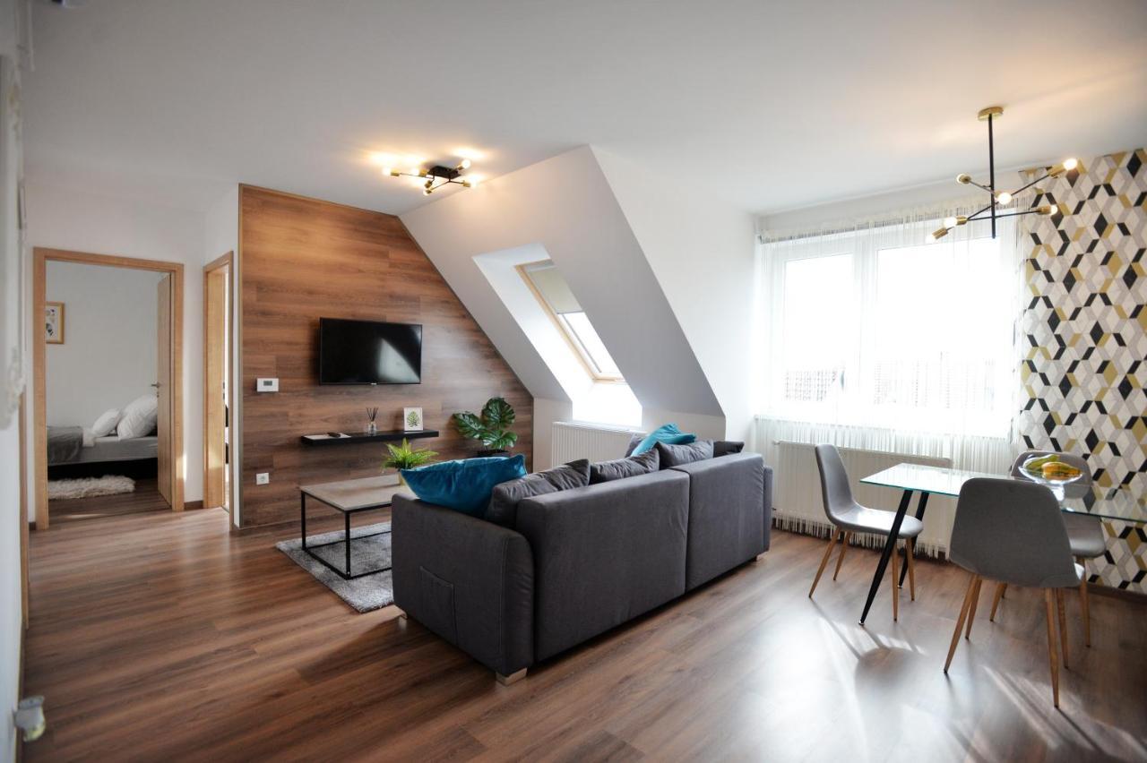 One Luxury Suites Эгер Экстерьер фото