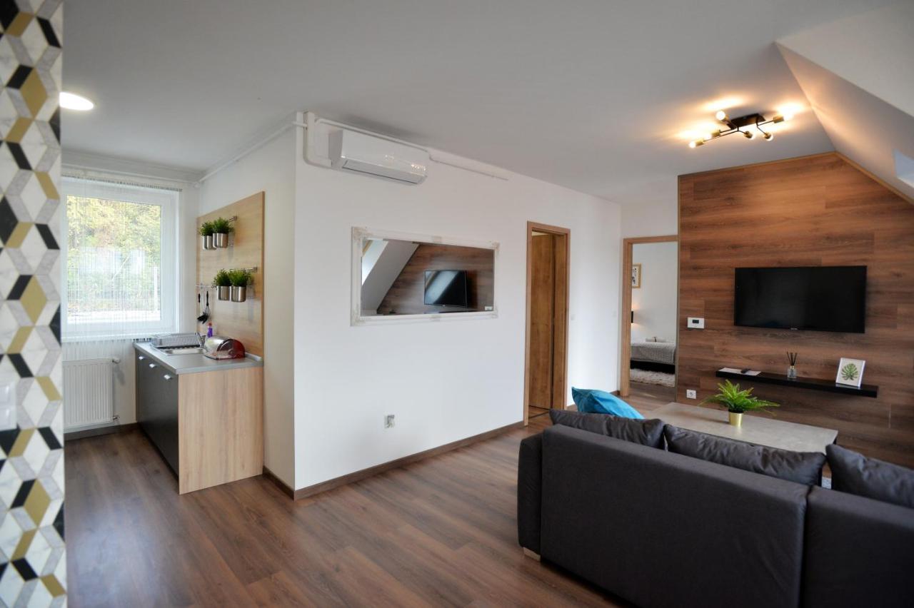 One Luxury Suites Эгер Экстерьер фото