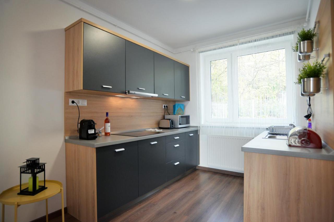 One Luxury Suites Эгер Экстерьер фото